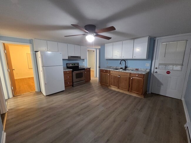 24 Rocky Hill Ave, Unit 2nd Floor