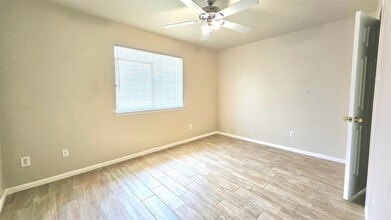 7011 Biton Dr in Houston, TX - Building Photo - Building Photo