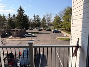 525 Waterford Dr, Unit 525 in Edison, NJ - Foto de edificio - Building Photo