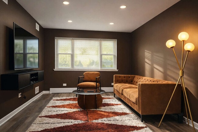 3161 N Cambridge Ave