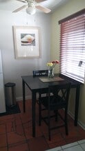 6835 Blind Pass Rd, Unit 2 in St Pete Beach, FL - Foto de edificio - Building Photo