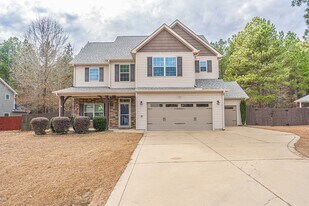 135 Almond Dr in Cameron, NC - Building Photo