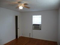 1036 Louise St photo'