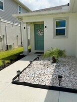 12119 E Pine Pkwy in Ft. Myers, FL - Building Photo