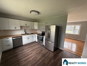 261 E Cherrywood Dr in Lincoln, NE - Foto de edificio - Building Photo
