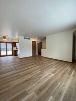 1785 Alexandra Ct in Oshkosh, WI - Building Photo