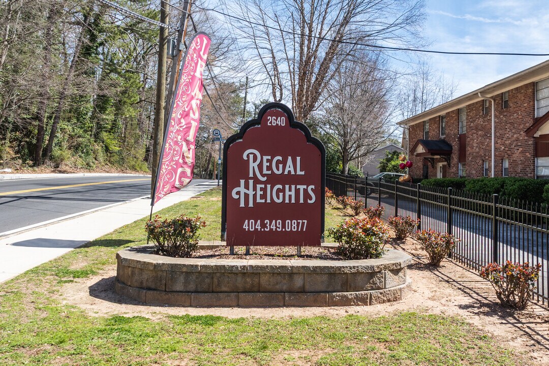 Regal Heights in Atlanta, GA - Foto de edificio
