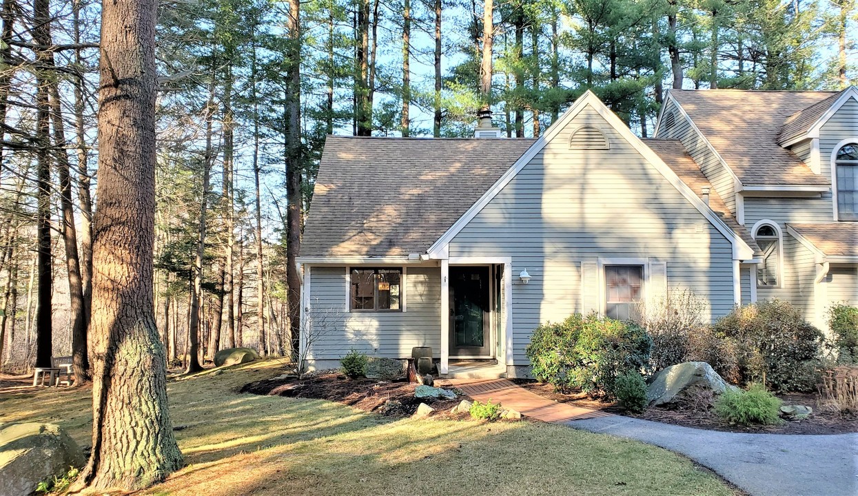 380 Ocean Rd in Portsmouth, NH - Building Photo