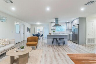 1502 Villanova Dr in Austin, TX - Building Photo - Building Photo