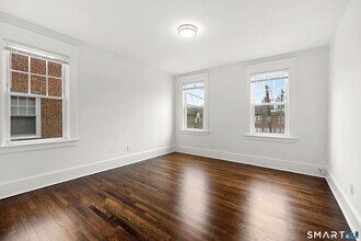 155 Elm St in West Haven, CT - Building Photo - Building Photo