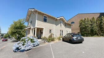 1304 Ellis St in Bellingham, WA - Building Photo