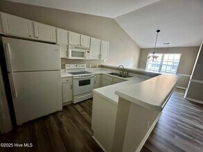 2217 Locksley Woods Dr in Greenville, NC - Building Photo - Building Photo
