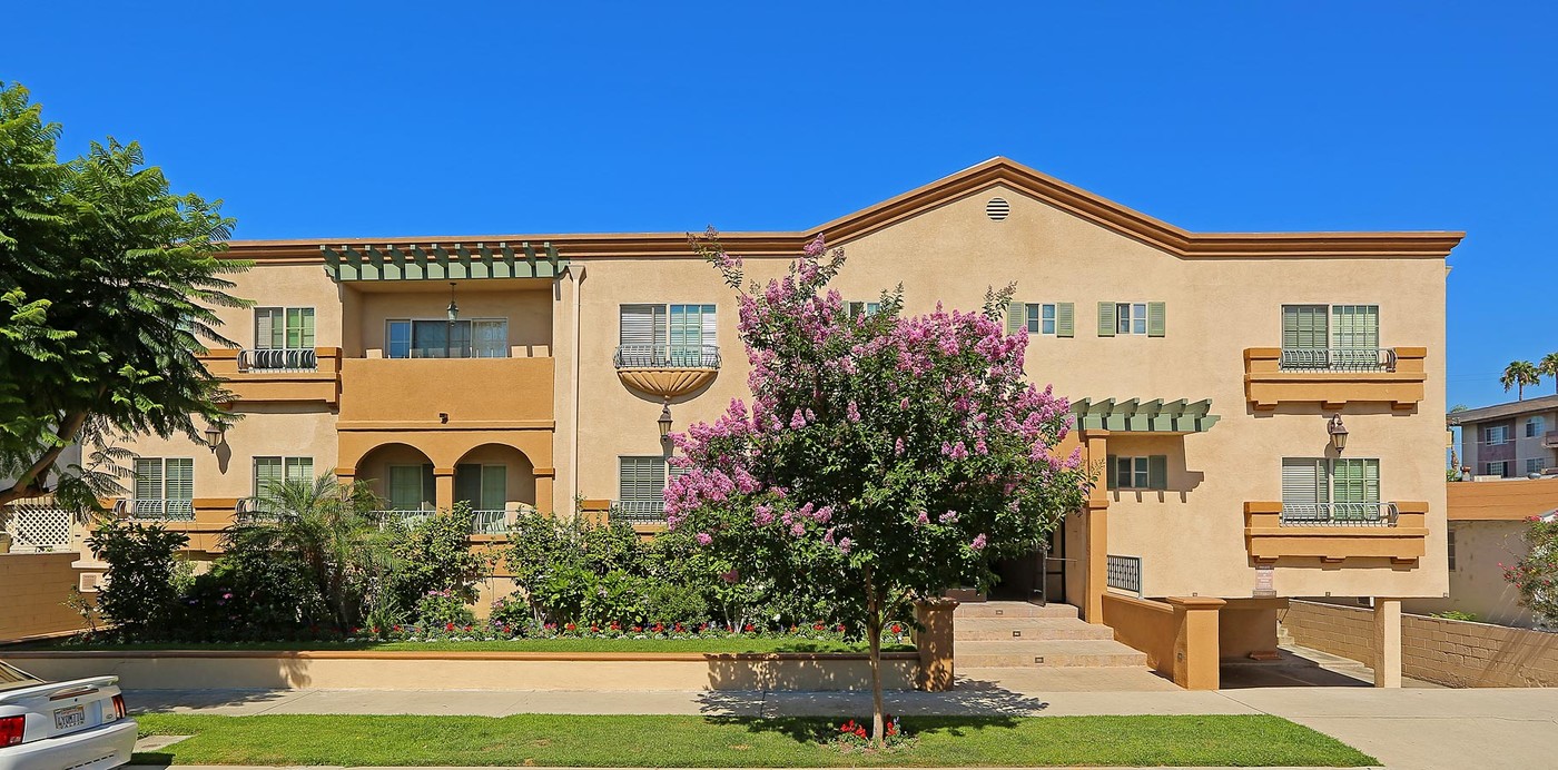 Troost Manor in Studio City, CA - Foto de edificio