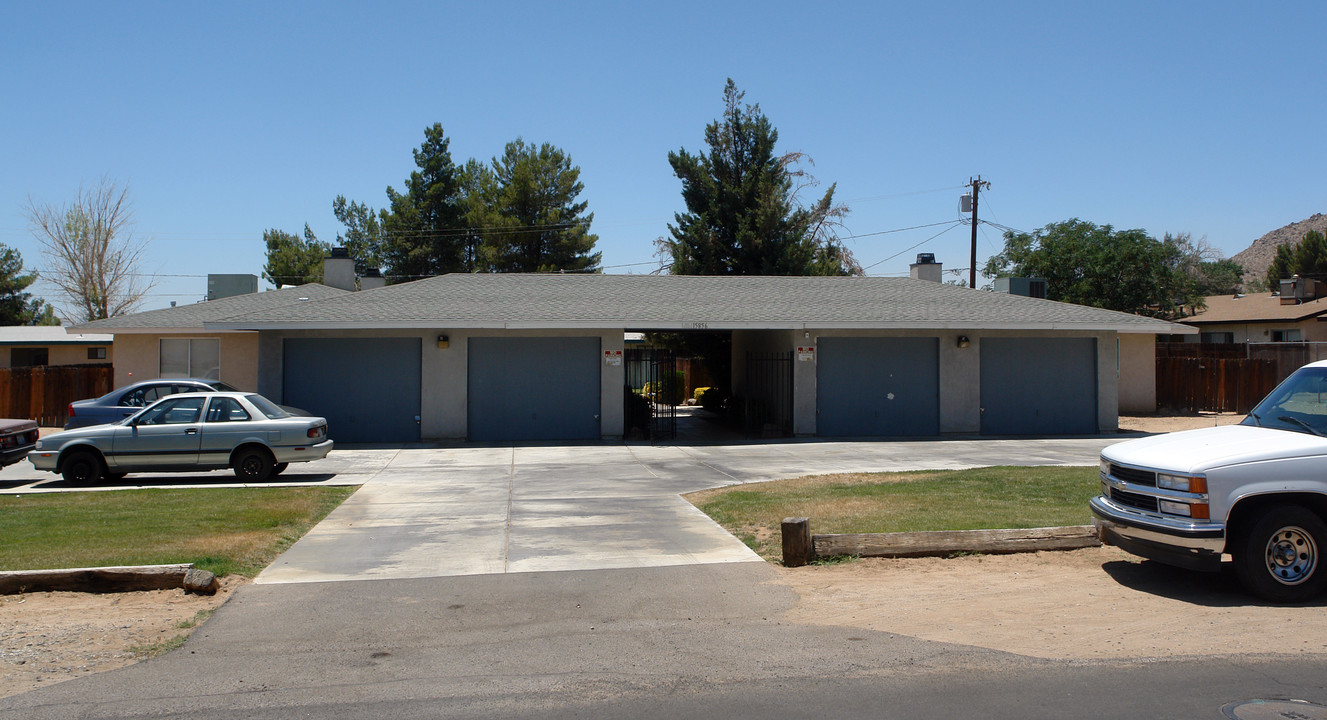 15856 Chehalis Rd in Apple Valley, CA - Building Photo