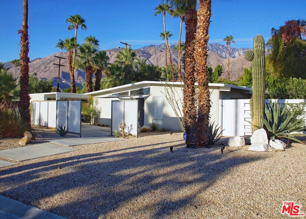 1819 N Berne Dr in Palm Springs, CA - Building Photo