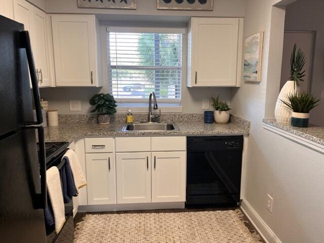 111 73rd Ave N in St. Petersburg, FL - Foto de edificio - Building Photo