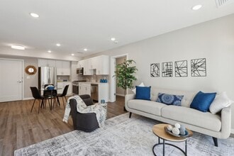 The Willow at Long Branch in Long Branch, NJ - Foto de edificio - Building Photo