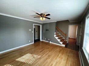 76 Acorn St in Hartford, VT - Building Photo - Building Photo
