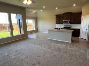 913 Beverly Dr in Cleburne, TX - Building Photo - Building Photo