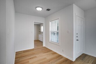 2933 Moss St in Austin, TX - Building Photo - Building Photo