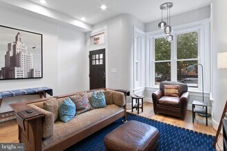 1004 11th St NE in Washington, DC - Building Photo - Building Photo