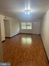 2101 Cedar Run Dr, Unit 208 in Camp Hill, PA - Foto de edificio - Building Photo