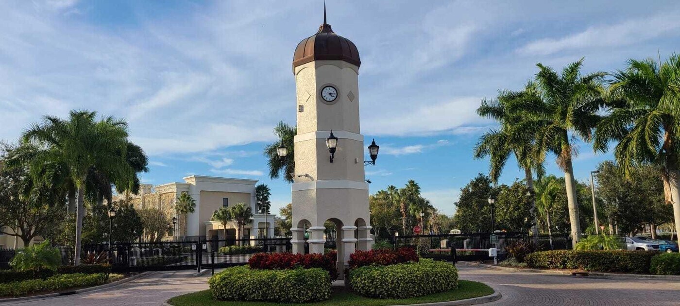 110 SW Peacock Blvd in Port St. Lucie, FL - Building Photo