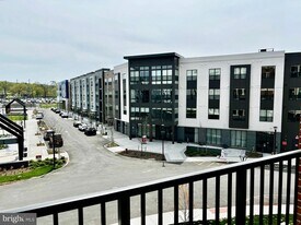 1 Culvert Dr in West Windsor Township, NJ - Building Photo