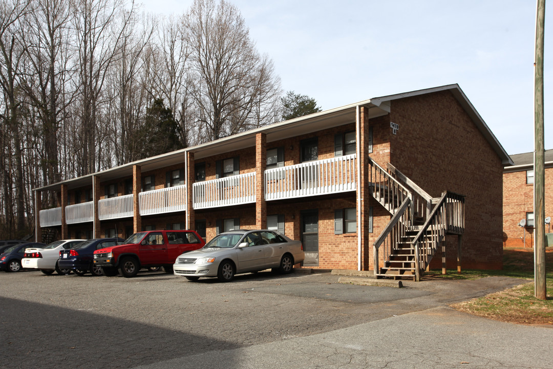 SHATTALON TERRACE APARTMENTS in Winston-Salem, NC - Foto de edificio