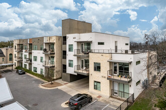 Bouldin Residences in Austin, TX - Foto de edificio - Primary Photo