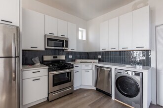 1841 N Kedzie Ave in Chicago, IL - Building Photo - Building Photo