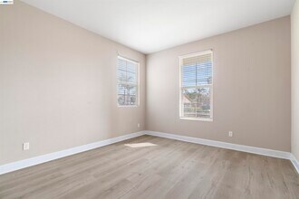 967 Dainty Ave in Brentwood, CA - Building Photo - Building Photo