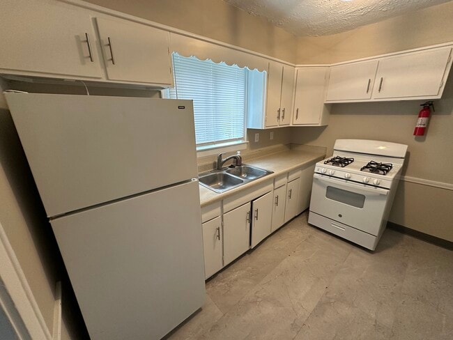 2886 Norwood St in Cuyahoga Falls, OH - Building Photo - Building Photo