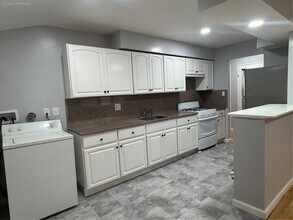 59-43 174th St in Queens, NY - Building Photo - Building Photo