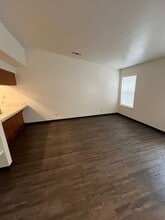 4346 W Douglas Ave in Visalia, CA - Building Photo - Building Photo