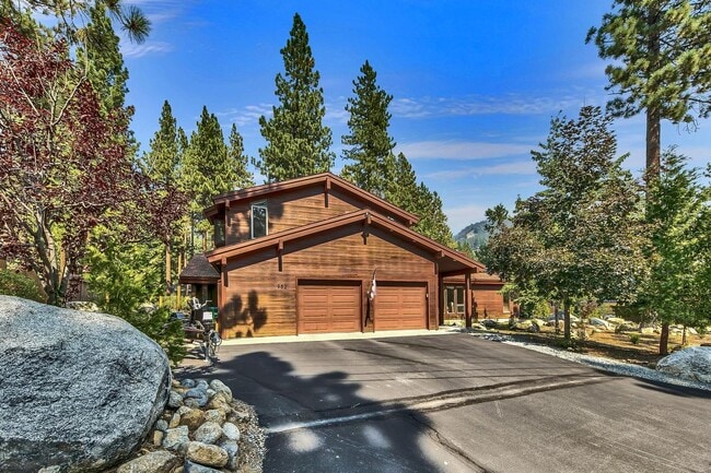 982 Sand Iron Dr in Incline Village, NV - Building Photo - Building Photo