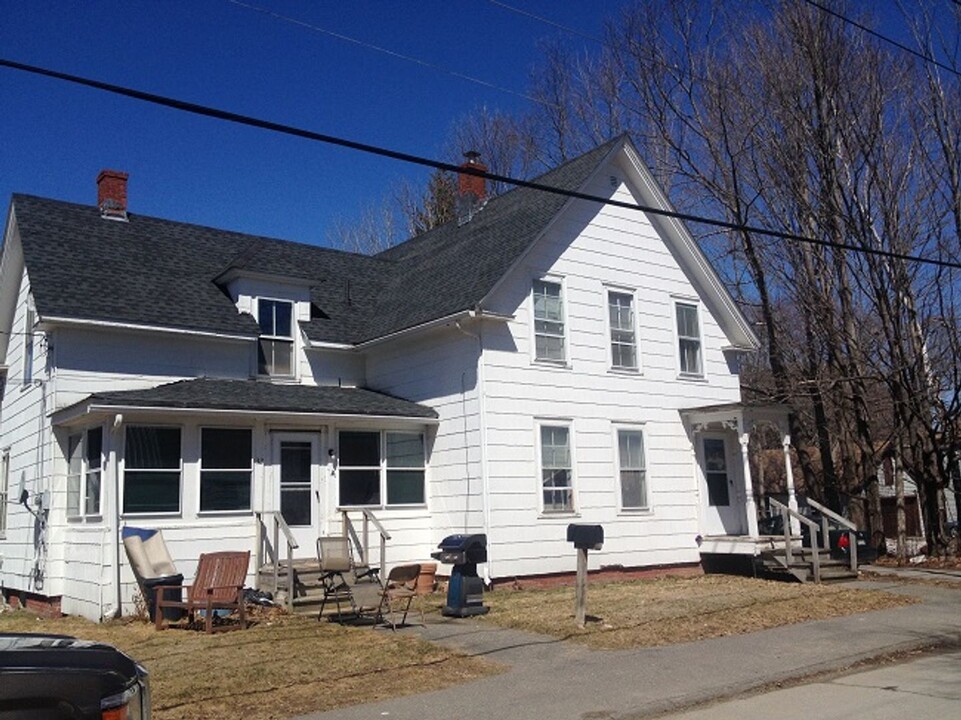 32 Pierce St in Orono, ME - Building Photo