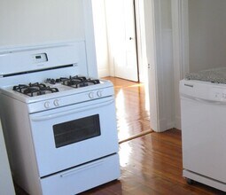 50 Dover St, Unit 2 in Somerville, MA - Building Photo - Building Photo
