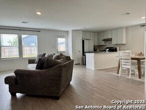 9839 Butte Crk in San Antonio, TX - Building Photo - Building Photo