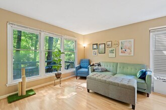 827 Edwards St in Chapel Hill, NC - Building Photo - Building Photo