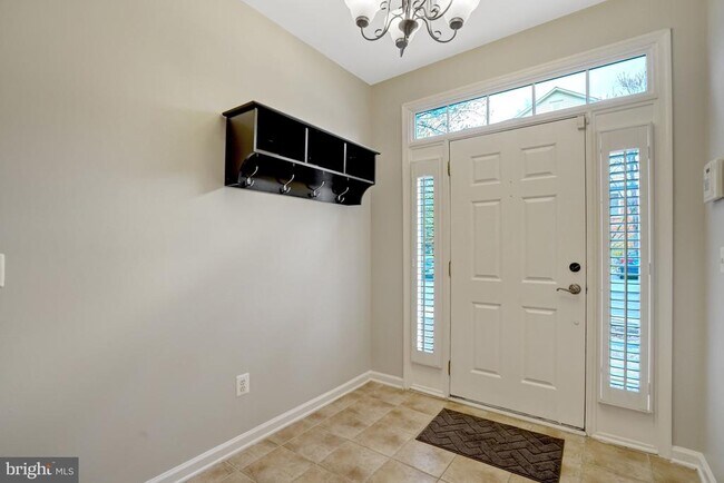 6927 Rolling Creek Way in Alexandria, VA - Building Photo - Building Photo