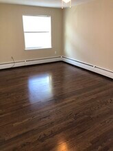 Fairview Street Apartments in West Hartford, CT - Building Photo - Building Photo
