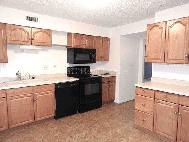 9370 E Girard Ave in Denver, CO - Building Photo - Building Photo