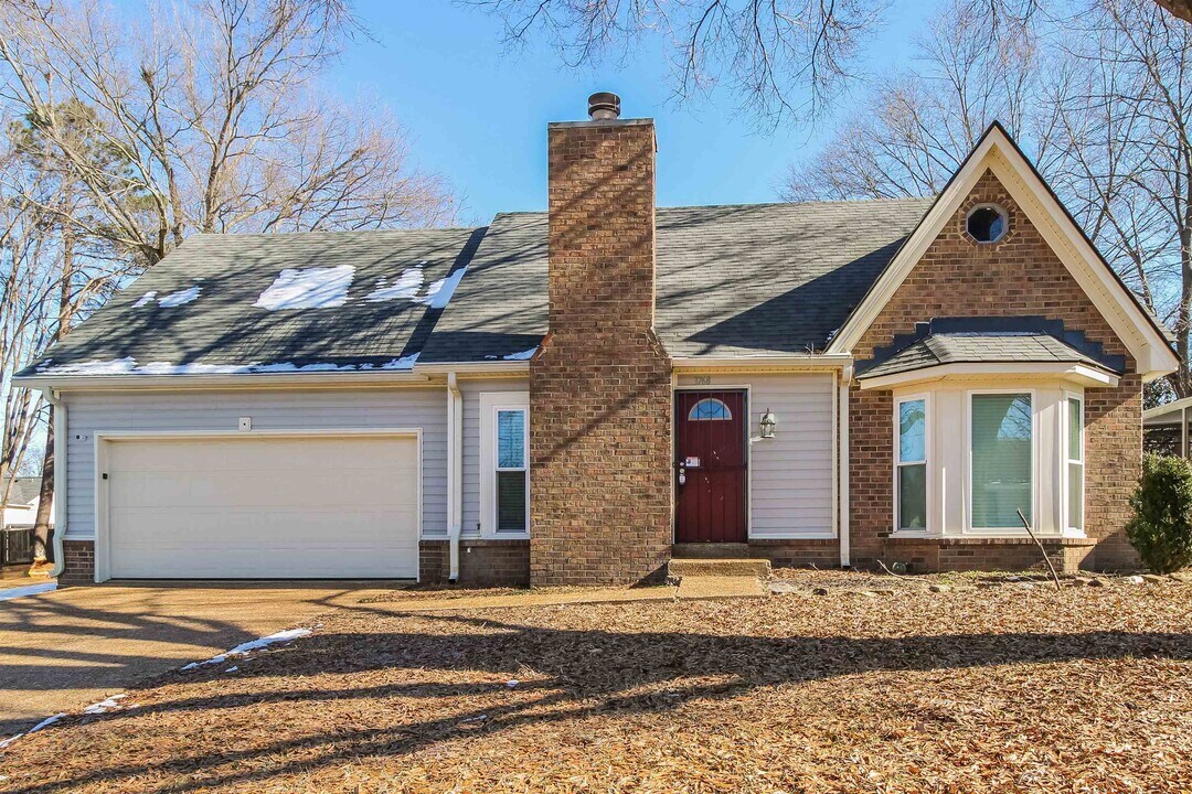 3768 Stonehill Dr in Bartlett, TN - Foto de edificio