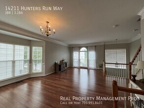 14211 Hunters Run Way in Gainesville, VA - Building Photo - Building Photo