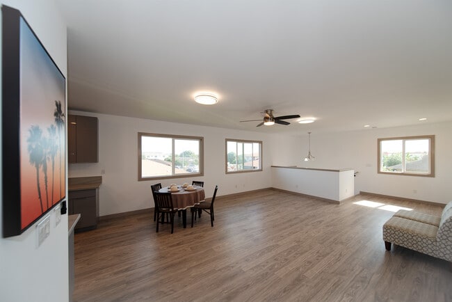 property at 1526 Hooli Cir