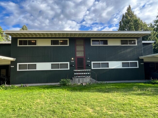 property at 712 E 4th Ave