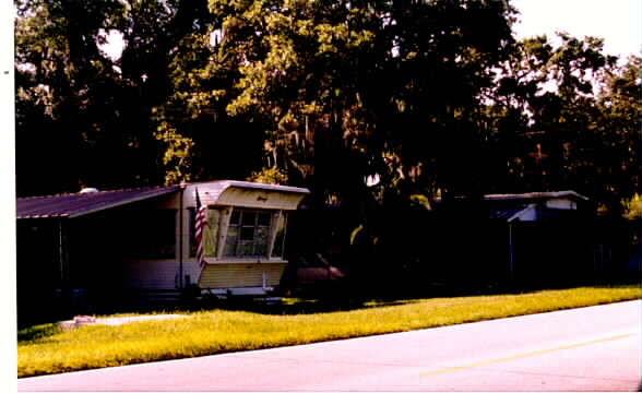 Tanglewood Village in Lakeland, FL - Building Photo