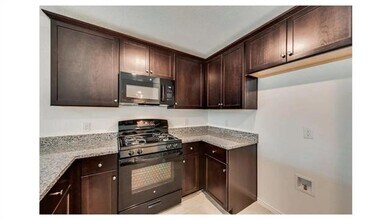 2402 Mobile St in Ennis, TX - Building Photo - Building Photo