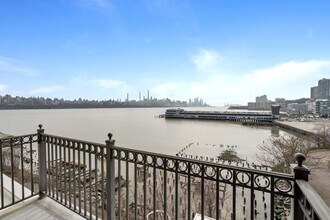 6209 City Pl in Edgewater, NJ - Building Photo - Building Photo